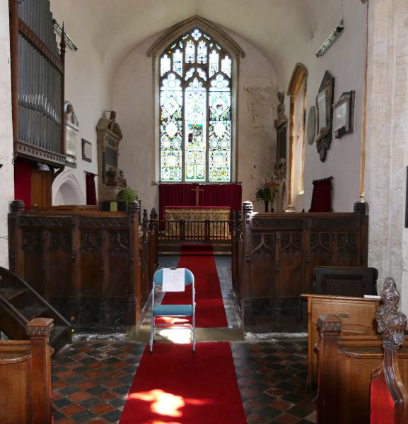 LongStrattonChurchInside